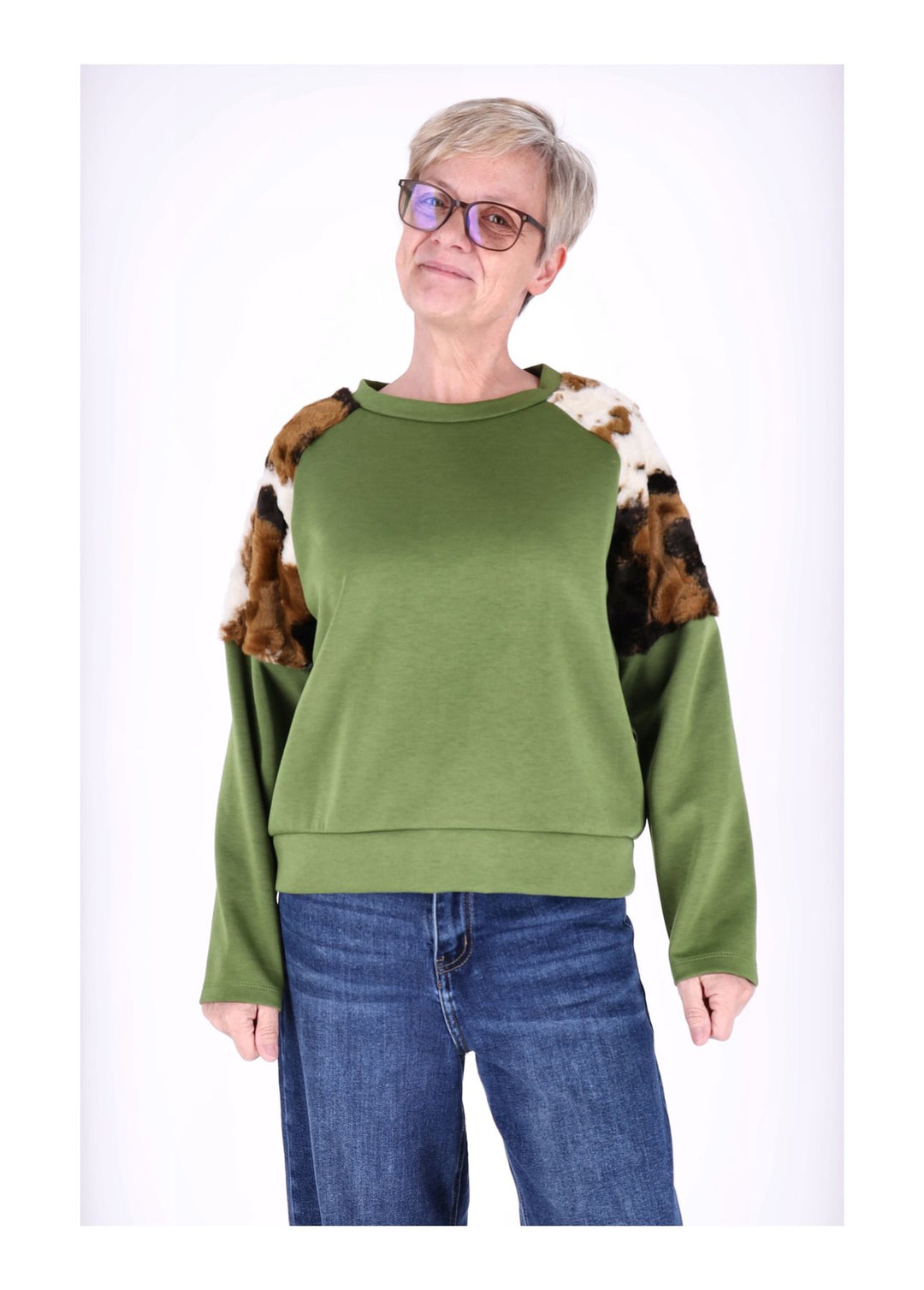 Splash of Color Sweatpullover Kuhfelleinsatz