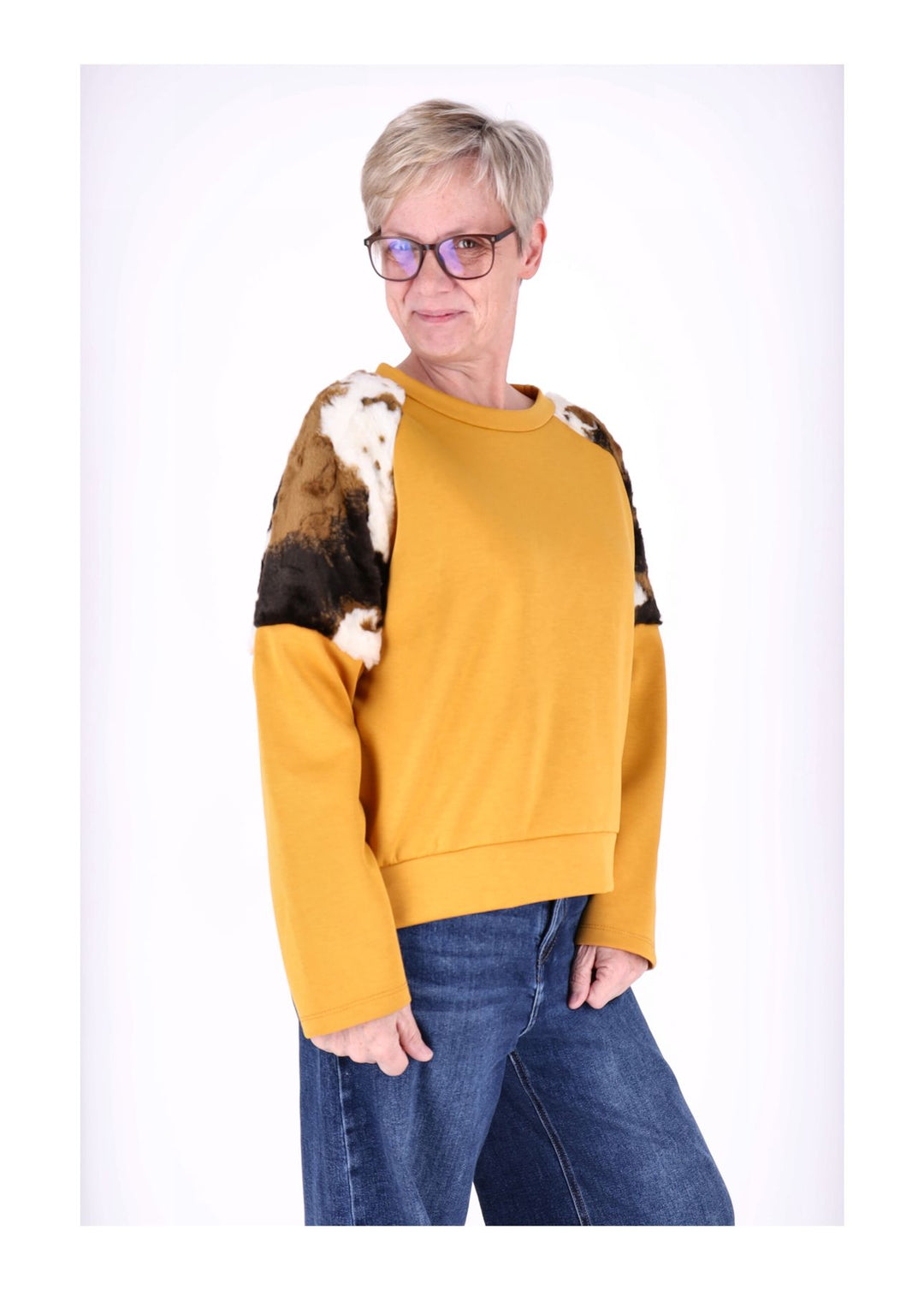 Splash of Color Sweatpullover Kuhfelleinsatz