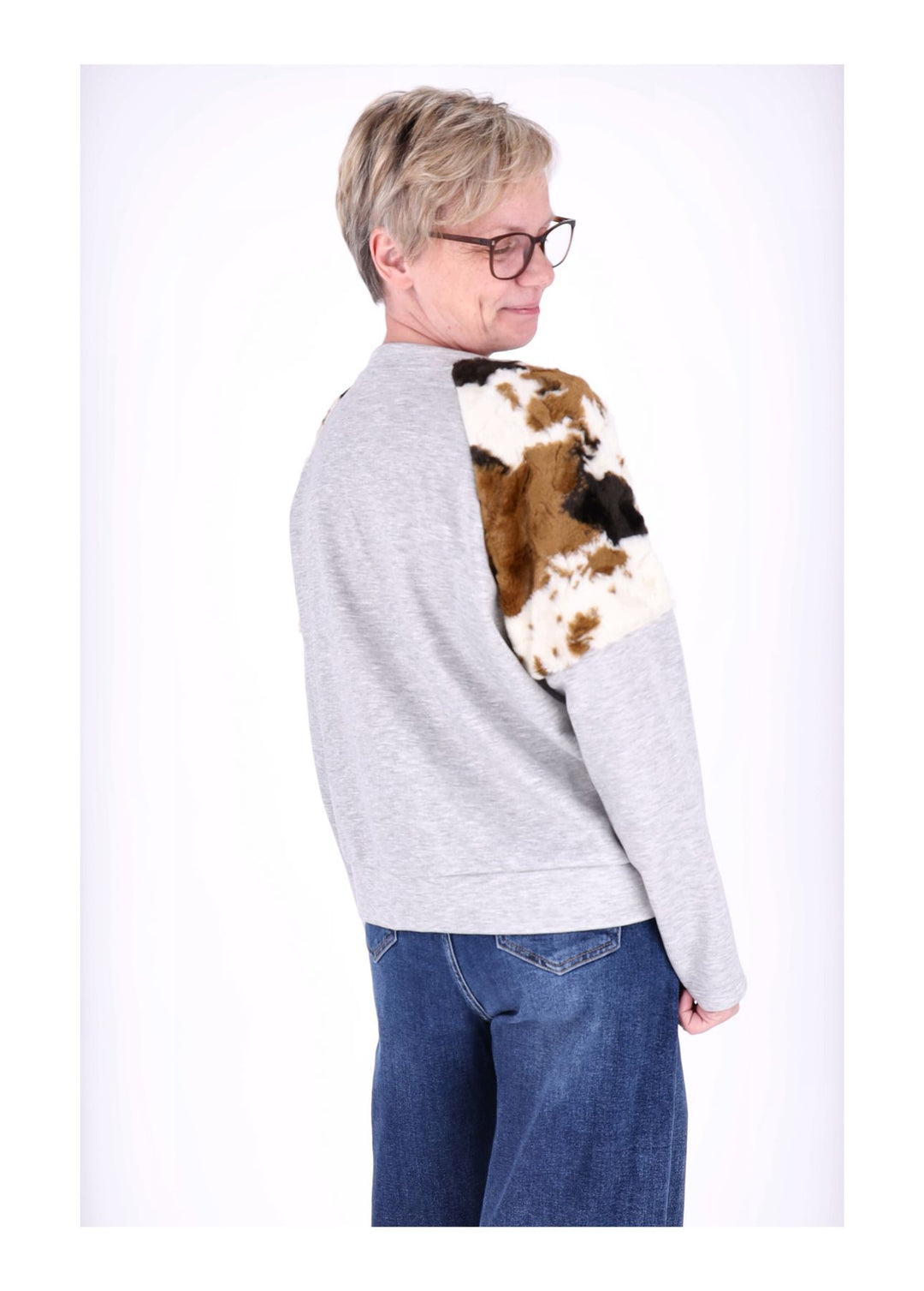 Splash of Color Sweatpullover Kuhfelleinsatz