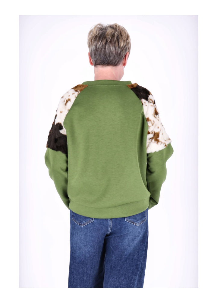Splash of Color Sweatpullover Kuhfelleinsatz