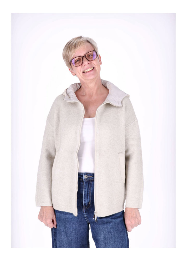 Splash of Color Strickjacke mit Steppkapuze