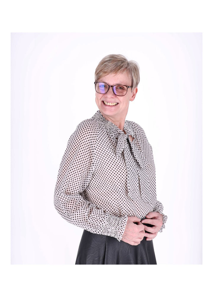 Splash of Color Bluse mit Schleife