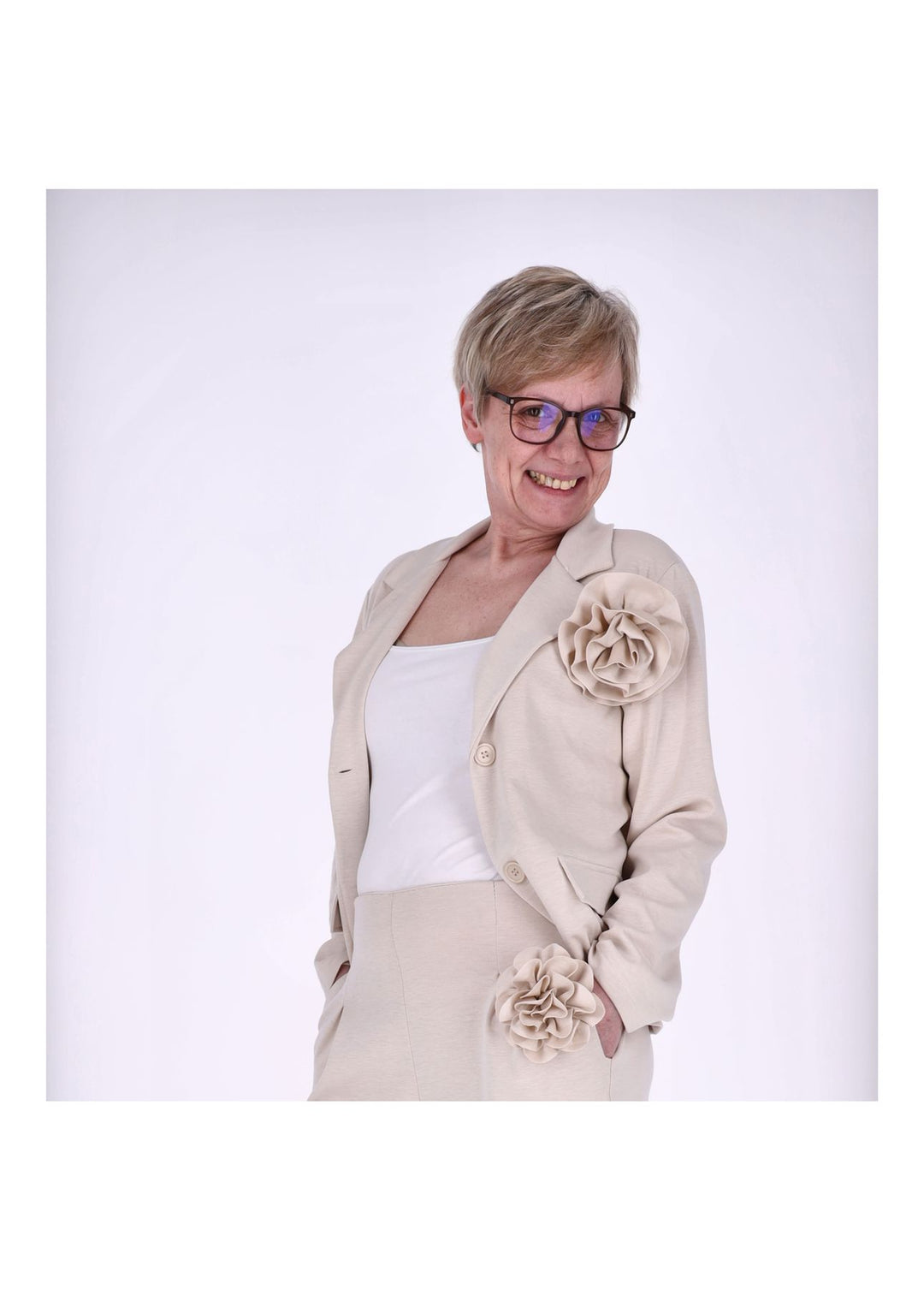 Splash of Color Damen Blazer mit Ansteckblüte
