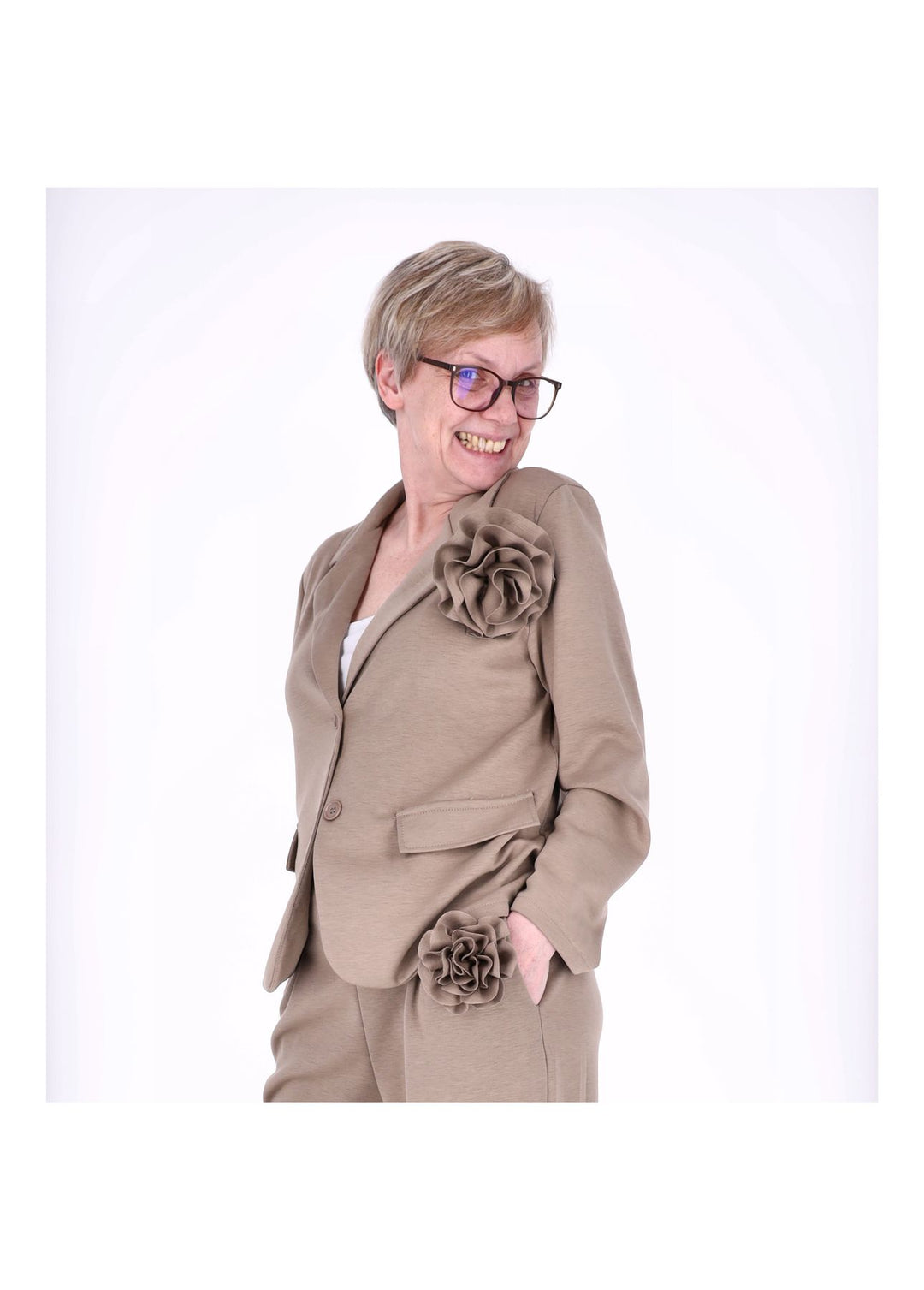 Splash of Color Damen Blazer mit Ansteckblüte