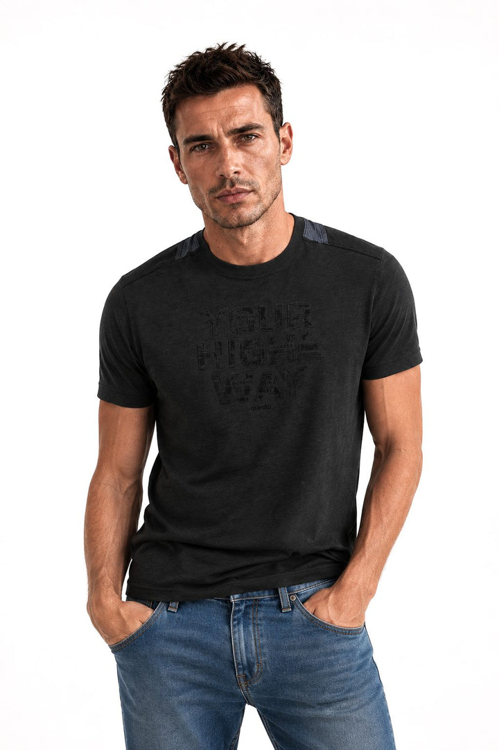 SOQUESTO T-Shirt Herren Schulterdruck