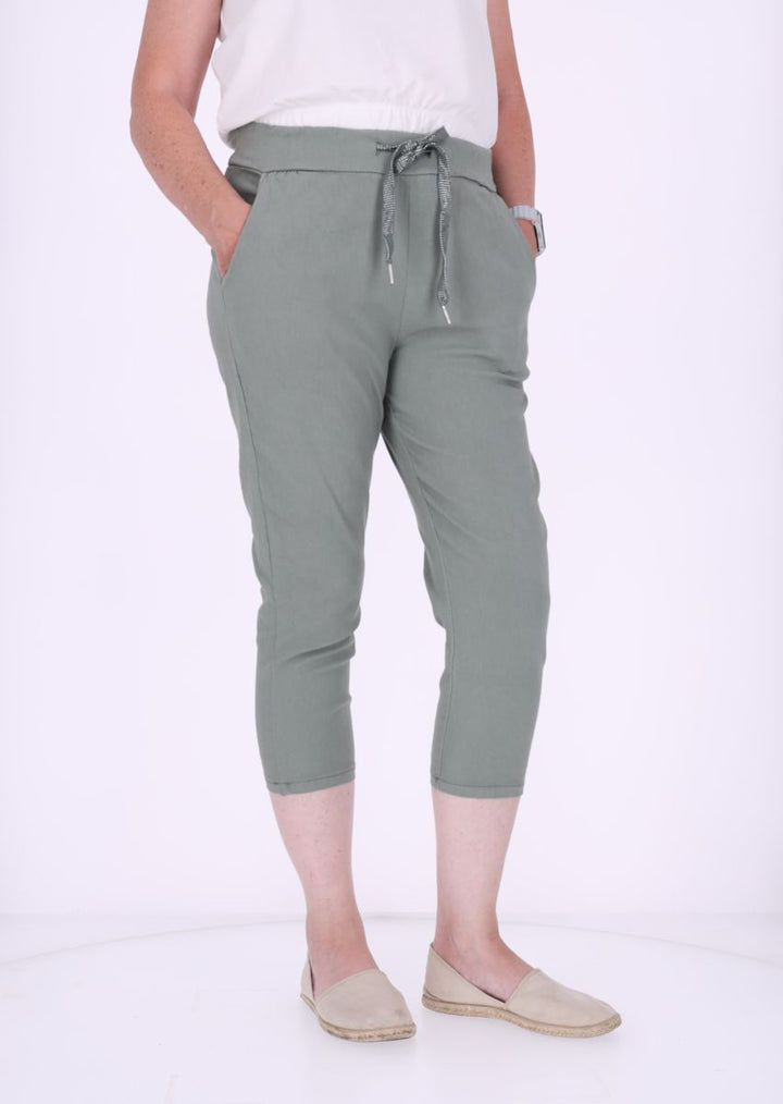 Short Damen Capri Tunnelzug