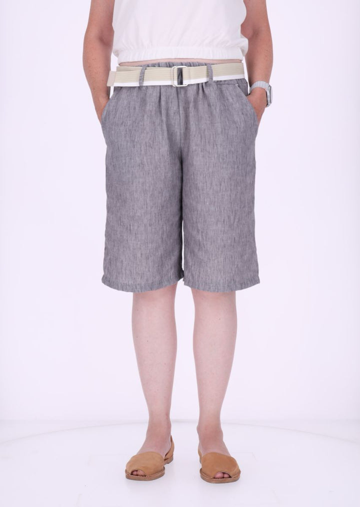 Short Damen mit Gürtel Knielang