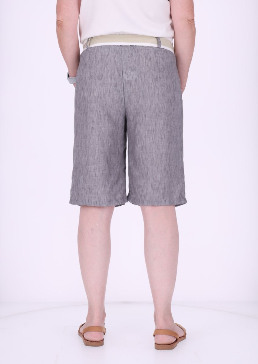 Short Damen mit Gürtel Knielang