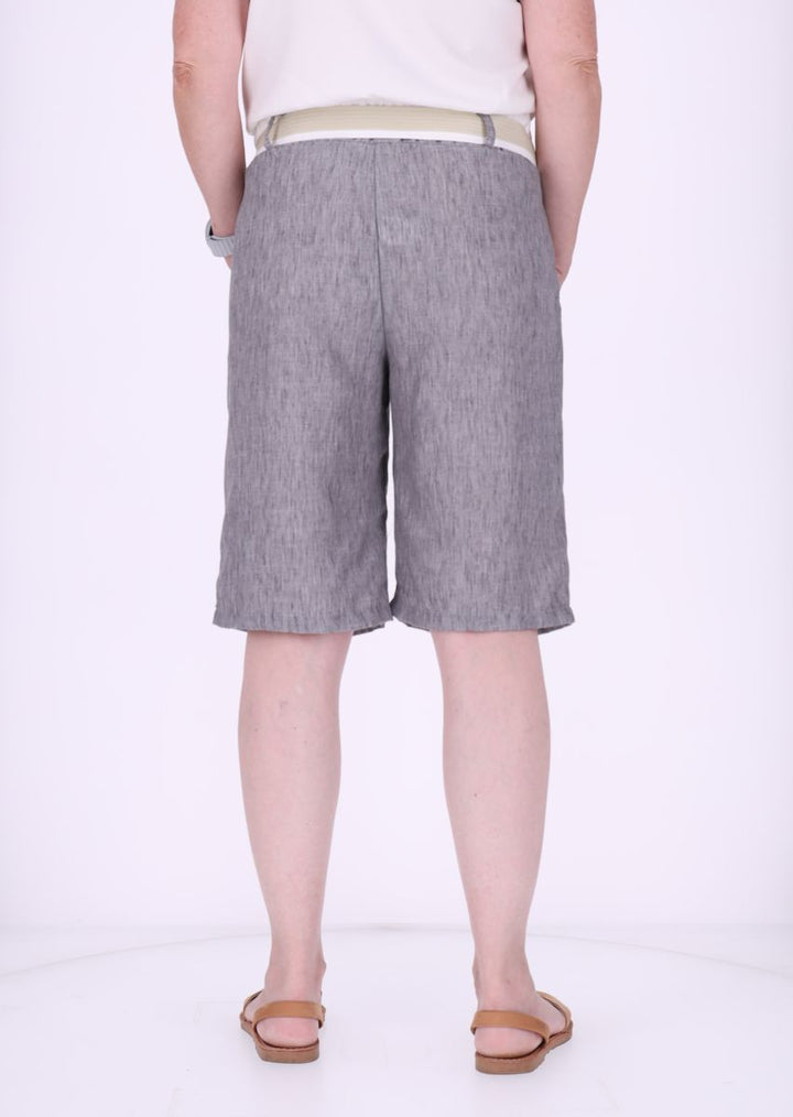 Short Damen mit Gürtel Knielang