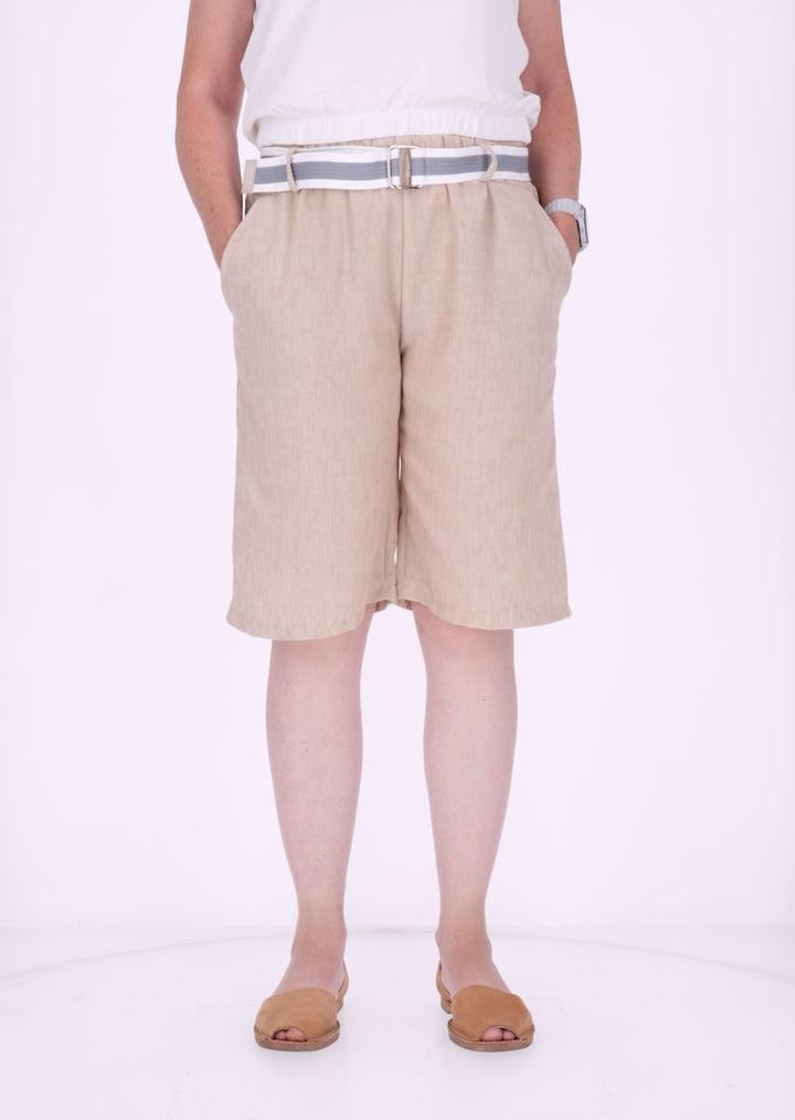 Short Damen mit Gürtel Knielang