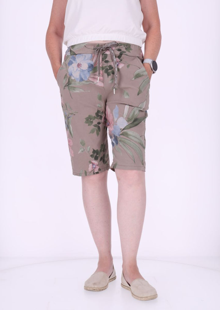 Short Damen Tunnelzug AOP Blüten