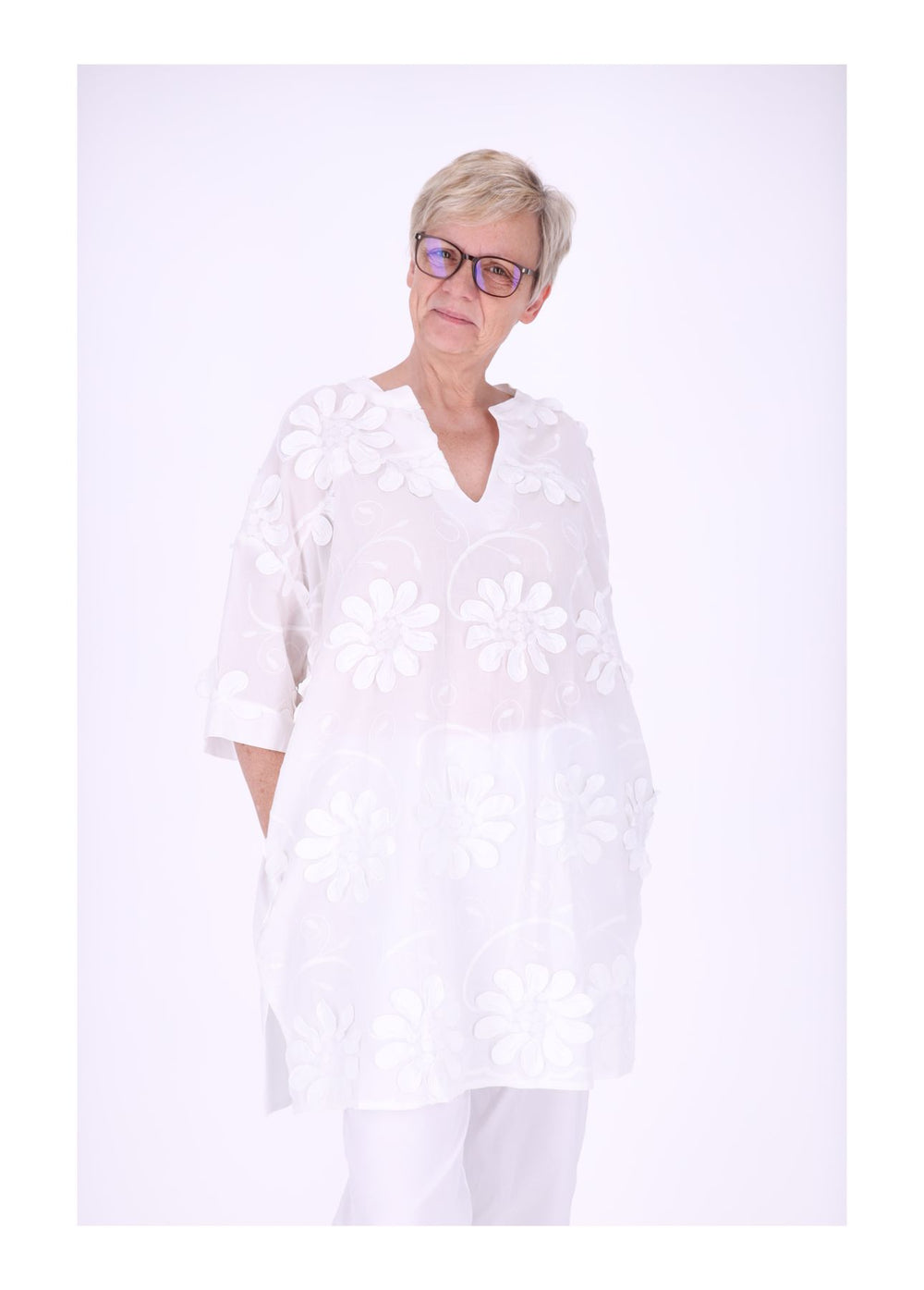 Longshirt Kragen V-Ausschnitt Blüten 3D