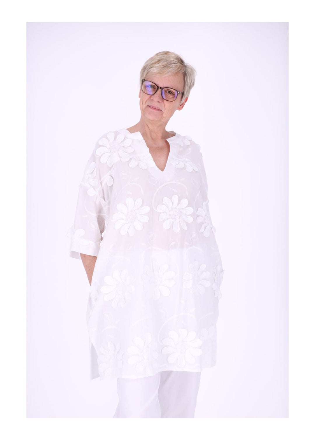 Longshirt Kragen V-Ausschnitt Blüten 3D