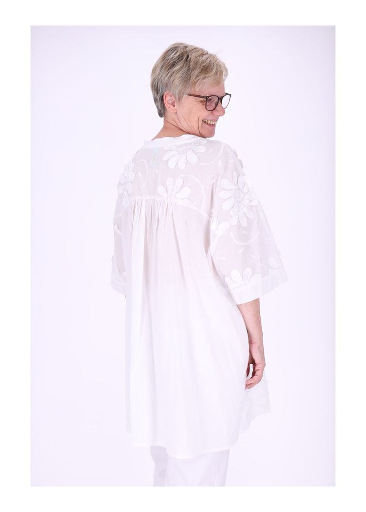 Longshirt Kragen V-Ausschnitt Blüten 3D
