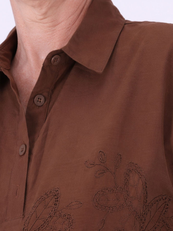 Bluse ohne Arm Lochmuster und Stickerei