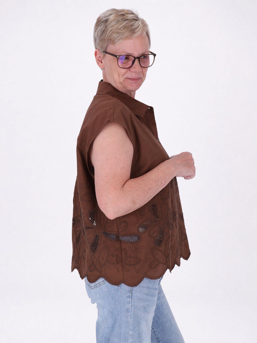 Bluse ohne Arm Lochmuster und Stickerei