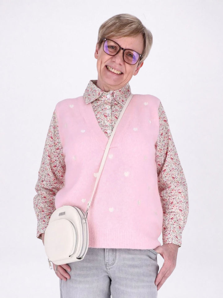 Strick Pullunder Damen mit Bluse unterlegt