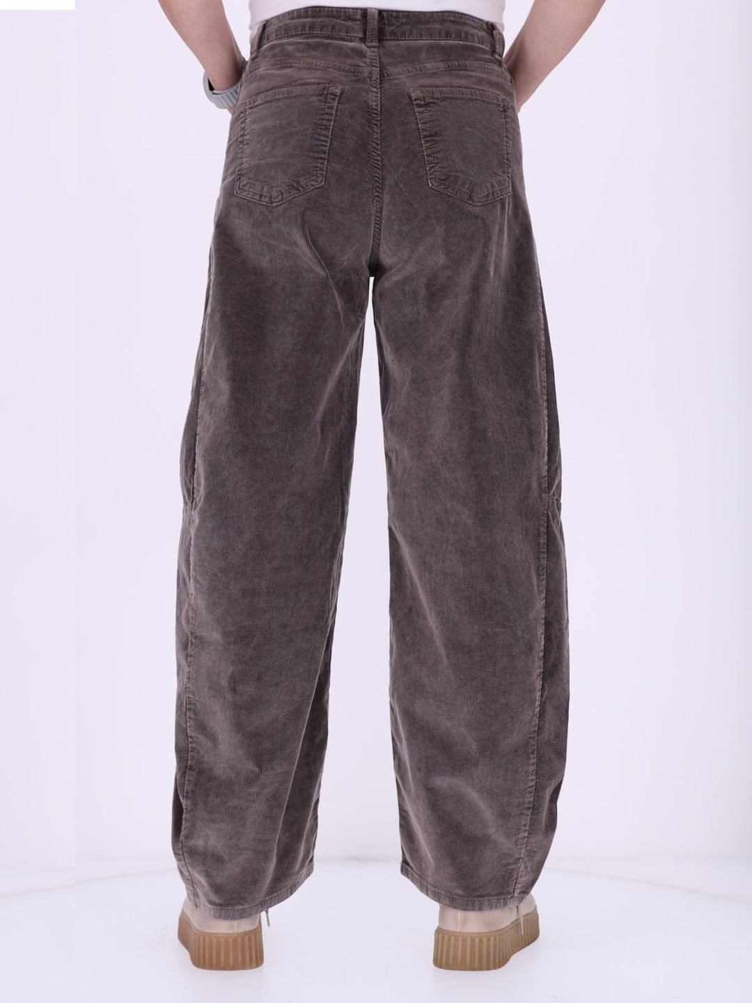 Damen Cordhose Barrel Fit – Coffee