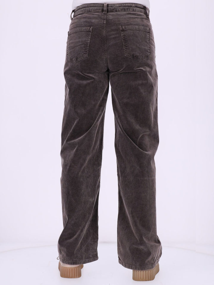 Cordhose Damen – lässiger Klassiker mit hohem Tragekomfort