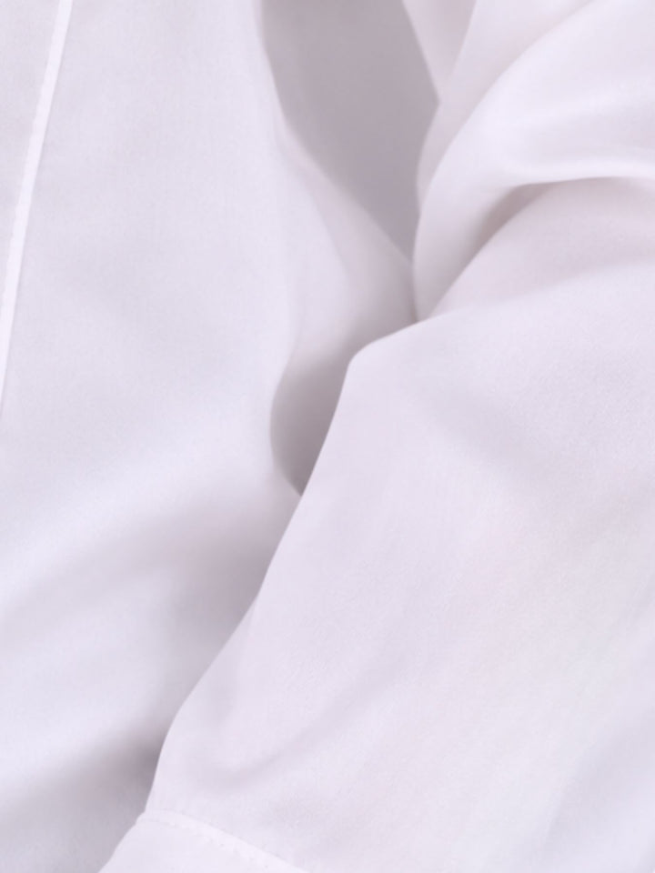 Weiße Damenbluse mit Hemdkragen
