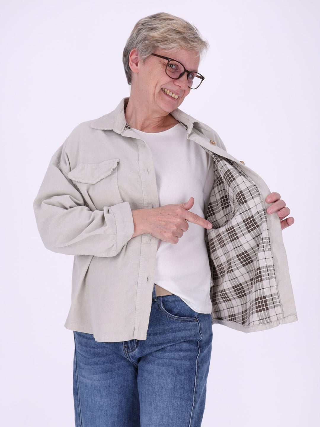 Damen Cord-Overshirt Beige – mit kariertem Innenfutter