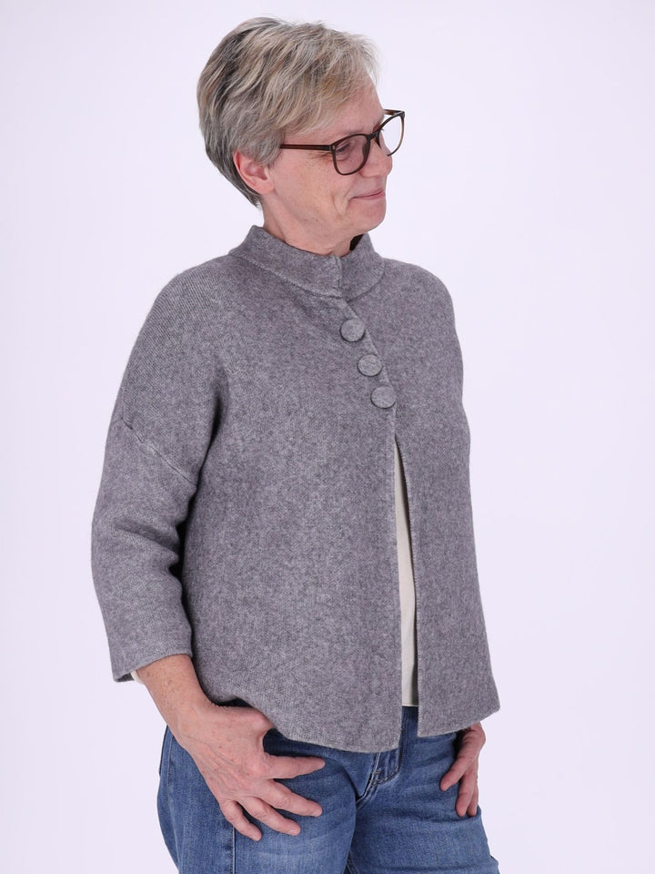 Graue Strickjacke Damen in A-Form – Stehkragen & halber Arm