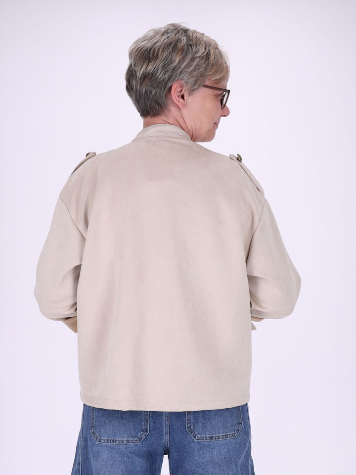 Beige Military Jacke Damen in Veloursoptik – offen & detailreich