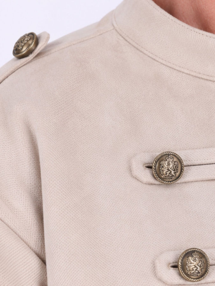 Beige Military Jacke Damen in Veloursoptik – offen & detailreich