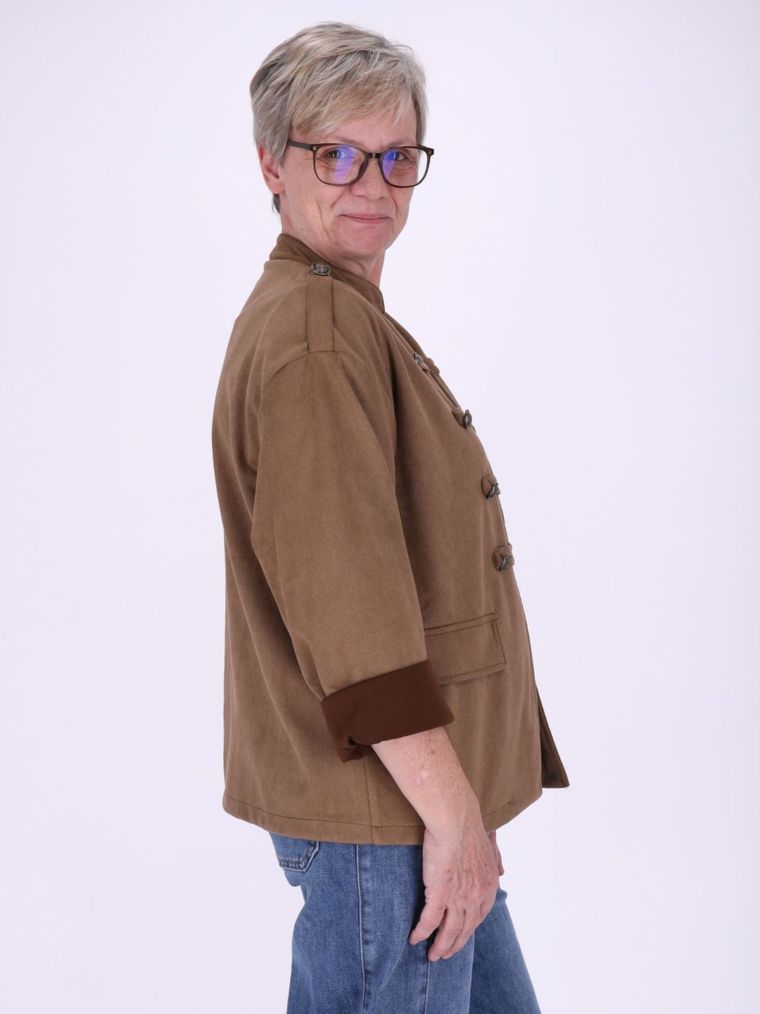 Caramel Military Jacke Damen in Veloursoptik – offen & detailreich