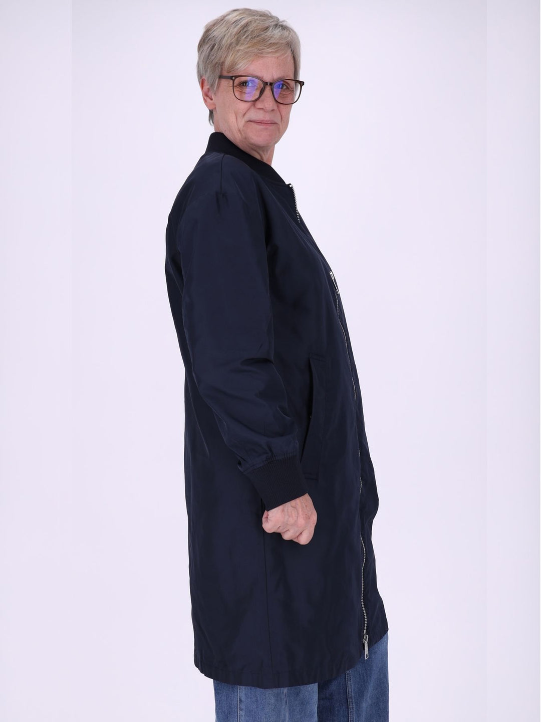 Dunkelblauer Damen Long-Blouson mit Reißverschluss – lässig, modern & zeitlos