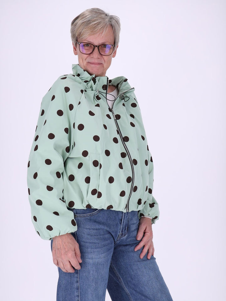 Leichte Damenjacke in Grün mit braunen Polka Dots