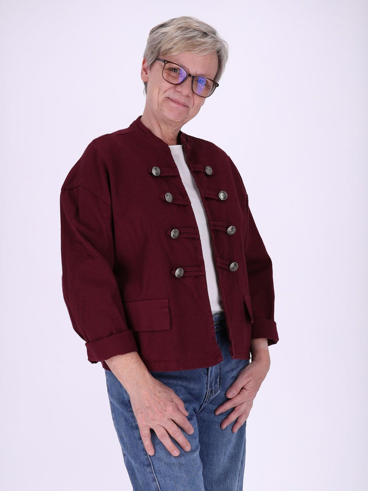 Rote Damen Military Jacket aus Denim – modern & ausdrucksstark