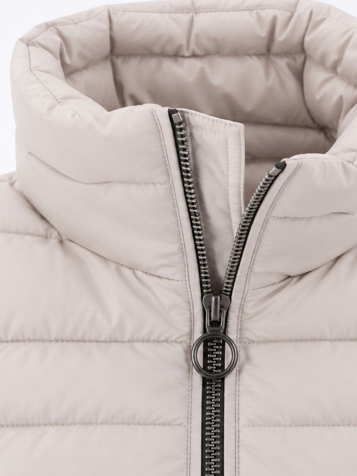 Beige Damenjacke figurbetont mit BIONIC-FINISH® ECO & REPREVE® – wasserabweisend, modern & feminin