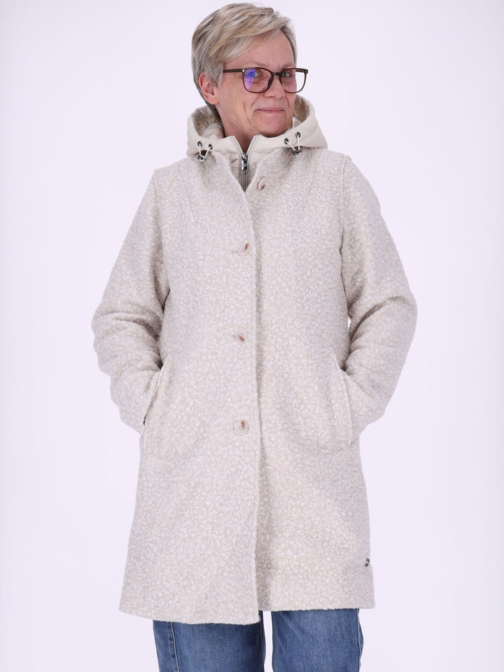 Weißer Damen Bouclé-Mantel mit abtrennbarer Stepp-Innenjacke – elegant, vielseitig & mit recycelten Materialien