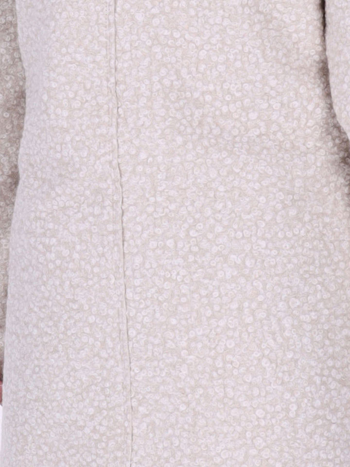 Weißer Damen Bouclé-Mantel mit abtrennbarer Stepp-Innenjacke – elegant, vielseitig & mit recycelten Materialien