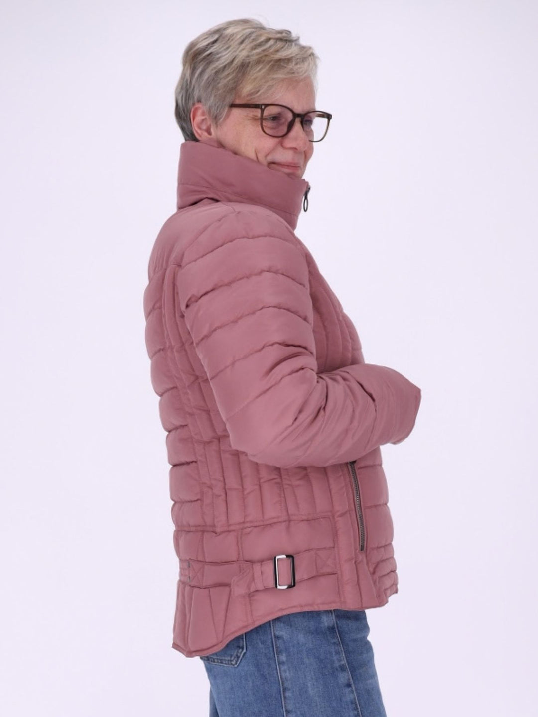 Pinke Damenjacke figurbetont mit recyceltem Polyester – feminin, modern & farbenfroh