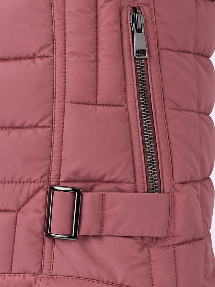 Pinke Damenjacke figurbetont mit recyceltem Polyester – feminin, modern & farbenfroh