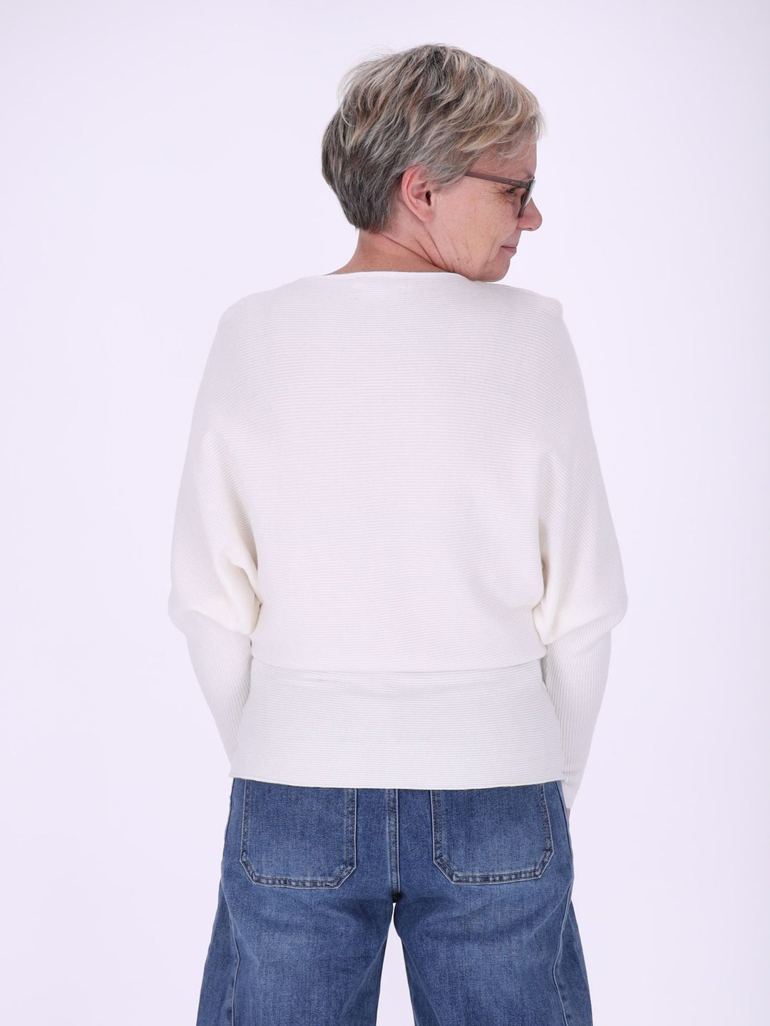 Weißer Damen Strickpullover mit Fledermausärmeln – weich, elegant & modern