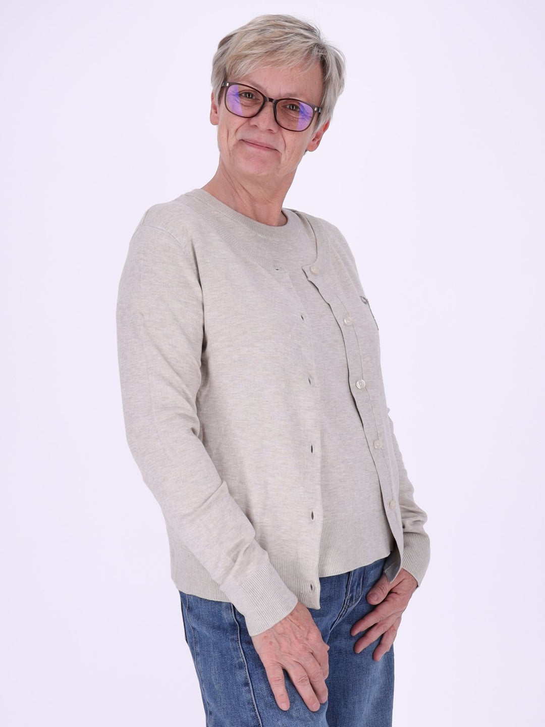 Damen Strickjacke mit Perlenstickerei in Beige – feminin, elegant & zeitlos