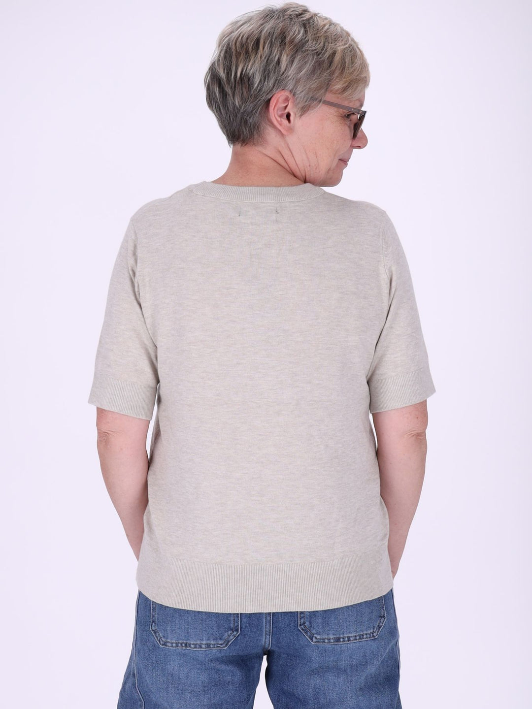 Strick T-Shirt Damen mit Perlenschleife – Beige | Elegant & feminin