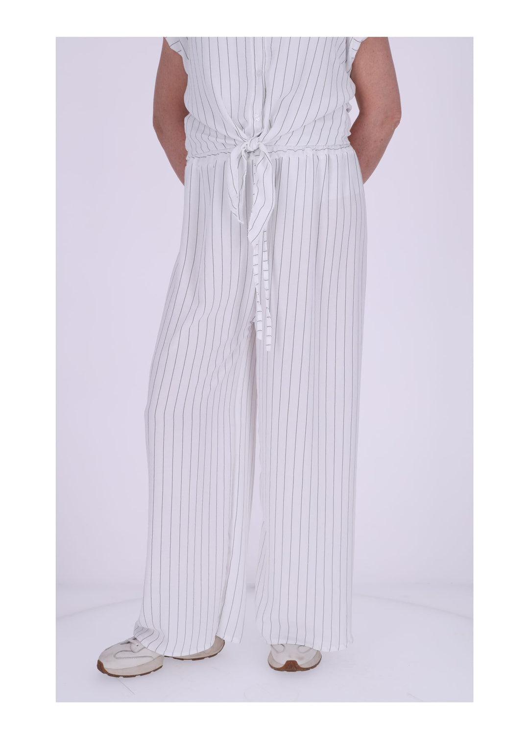 Splash of Color Damen Hose Nadelstreifen