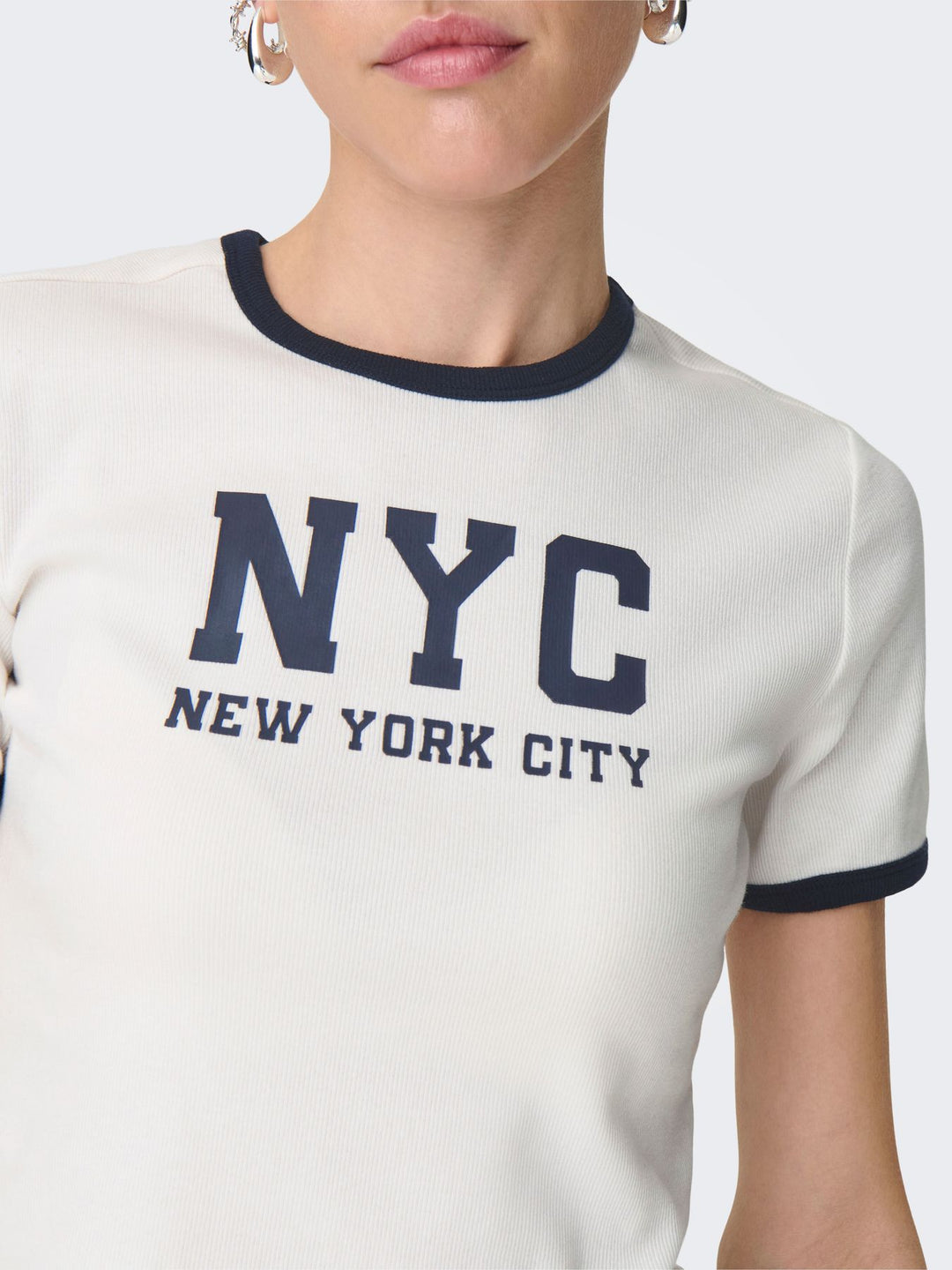 ONLY Vikka Ripp T-Shirt Damen