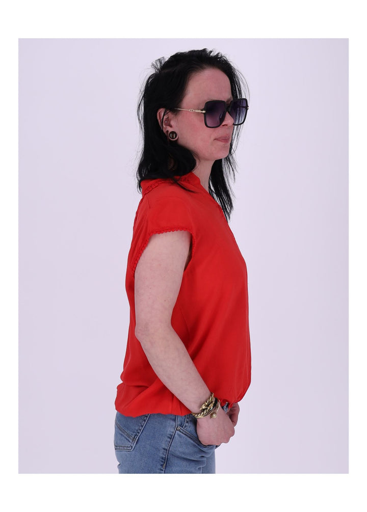 Splash of Color Damen T-Shirt Spitzeneinsatz