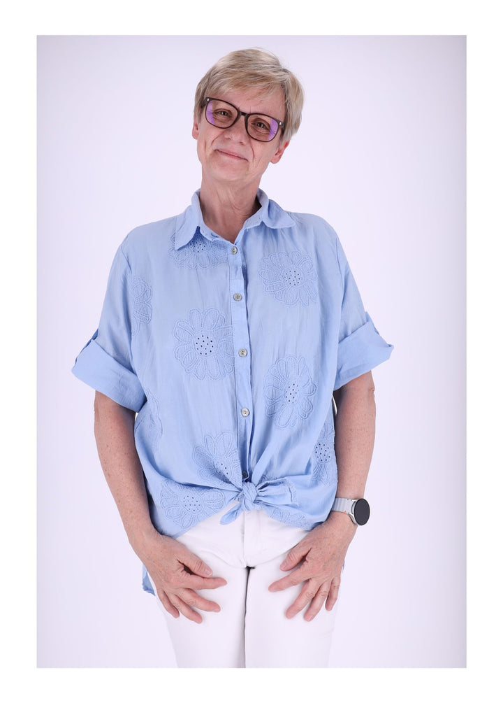 Splash of Color Bluse Kurzarm Stickerei